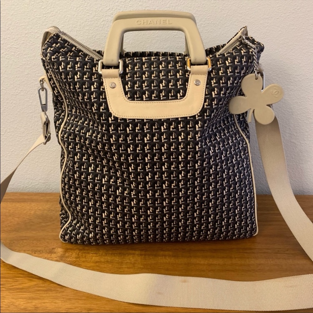 Authentic ♥️ CHANEL Tweed Canvas Crossbody Bag
